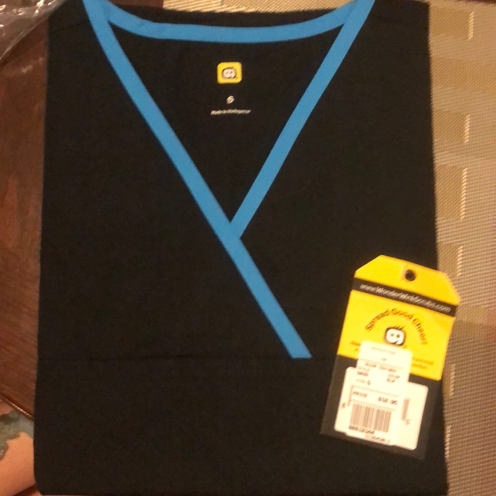 Brand new with tags wonderwink Charlie scrub top